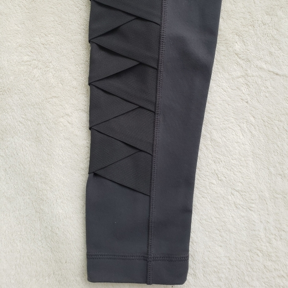 *RARE* Lululemon Grey Leggings with Mesh detail - Picture 7 of 11